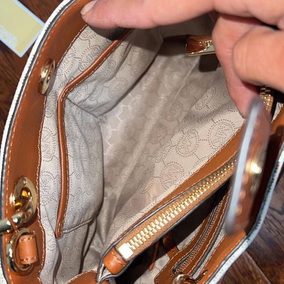 Michael Kors Cynthia Bag (Small) - Picture 12 of 17